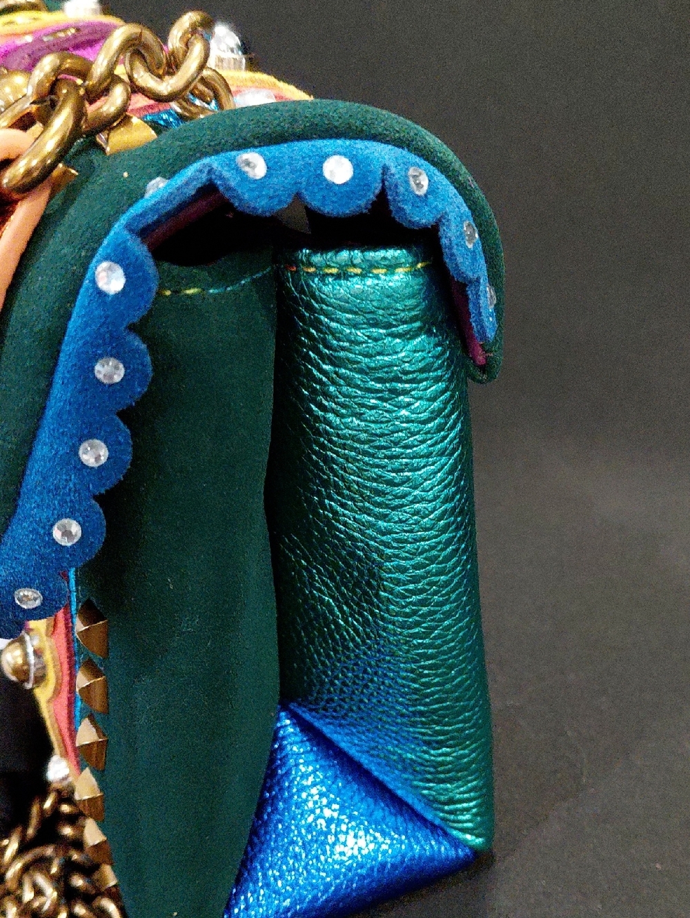 KURT GEIGER LONDON KENSINGTON STUDS CROSSBODY - Picture 7 of 14